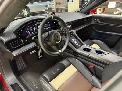 Porsche Taycan 2025, 250 км, за 148534.28 USD - фото 9