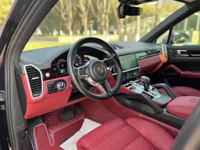 Porsche Cayenne 2018, 98000 км, за 49734.17 USD