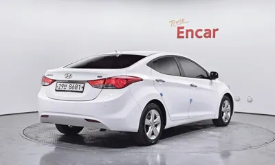 Hyundai Avante 2013, 115010 км, за 3633.96 USD