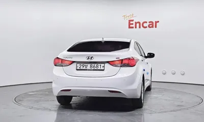 Hyundai Avante 2013, 115010 км, за 3633.96 USD