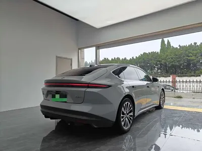 Nio ET5 2023, 60000 км, за 17492.91 USD