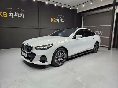 BMW 5-Series · 2026 год