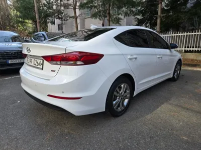 Hyundai Avante 2017, 68049 км, за 7403.5 USD