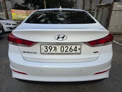 Hyundai Avante 2017, 68049 км, за 7403.5 USD