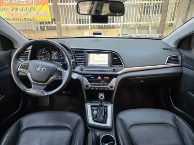 Hyundai Avante 2017, 68049 км, за 7351.98 USD - фото 9