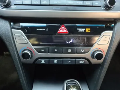 Hyundai Avante 2017, 68049 км, за 7351.98 USD - фото 11