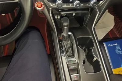 Honda Accord 2018, 30900 км, за 16631 USD - фото 21
