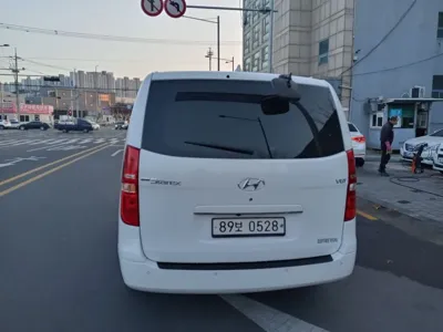 Hyundai Starex