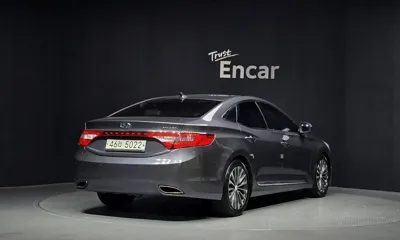 Hyundai Grandeur 2013, 159385 км, за 2540.72 USD