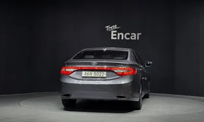 Hyundai Grandeur 2013, 159385 км, за 2540.72 USD