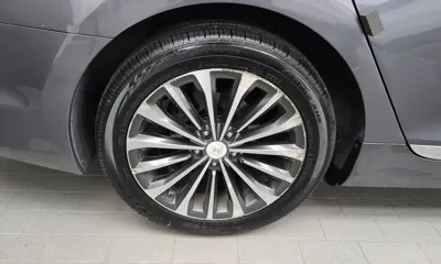 Hyundai Grandeur 2013, 159385 км, за 2540.72 USD