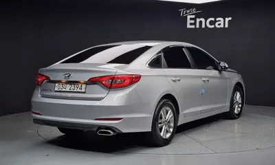 Hyundai Sonata 2015, 260606 км, за 2159.64 USD