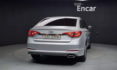 Hyundai Sonata 2015, 260606 км, за 2159.64 USD