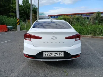 Hyundai Avante 2019, 161183 км, за 5783.98 USD