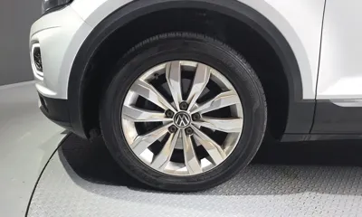 Volkswagen T-Roc 2022, 63155 км, за 13921.43 USD