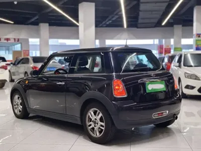 MINI MINI 2013, 120000 км, за 4059.14 USD