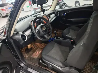 MINI MINI 2013, 120000 км, за 4059.14 USD