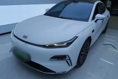 Geely Galaxy Galaxy 8 · 2025 год