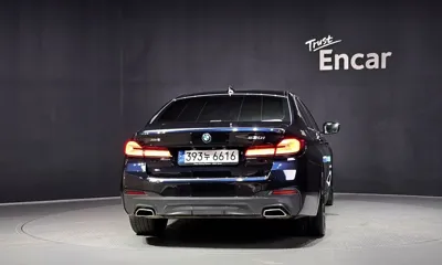 BMW 5-Series 2023, 72682 км, за 28817.12 USD