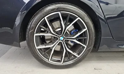 BMW 5-Series 2023, 72682 км, за 28817.12 USD