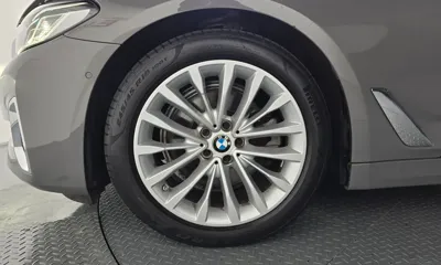 BMW 5-Series 2021, 86610 км, за 18981.99 USD