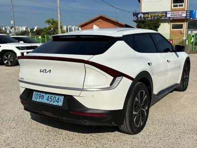 Kia EV6 2023, 88131 км, за 4299.68 USD