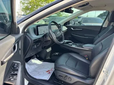 Kia EV6 2023, 88131 км, за 4299.68 USD - фото 7