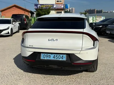 Kia EV6 2023, 88131 км, за 4299.68 USD - фото 18