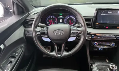 Hyundai Veloster 2019, 65937 км, за 9780.75 USD - фото 12