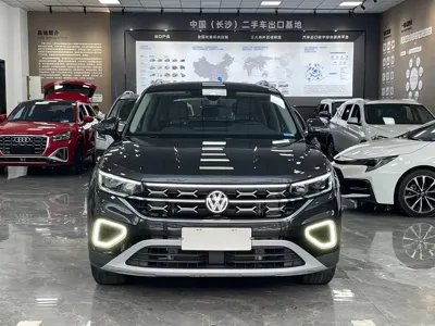 Volkswagen Tayron 2022, 18000 км, за 28435.6 USD