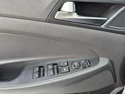 Hyundai Tucson 2016, 95190 км, за 5602.91 USD - фото 15