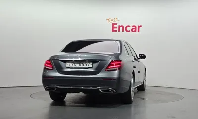 Mercedes-Benz E-Class 2017, 31249 км, за 12143.89 USD