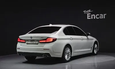 BMW 5-Series 2021, 48227 км, за 28179.18 USD
