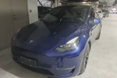 Tesla Model Y · 2021 год