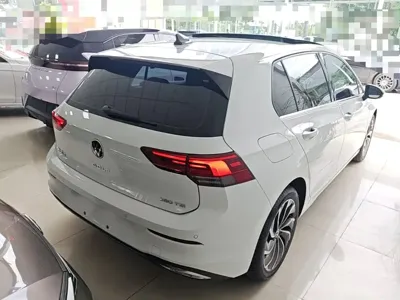 Volkswagen Golf 2024, 3700 км, за 14645.57 USD - фото 7