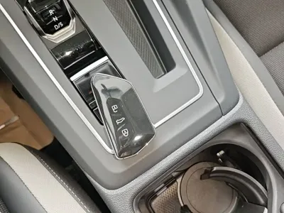 Volkswagen Golf 2024, 3700 км, за 14645.57 USD - фото 9