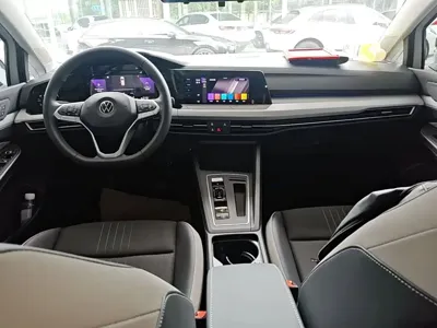 Volkswagen Golf 2024, 3700 км, за 14645.57 USD - фото 10