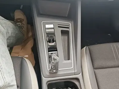 Volkswagen Golf 2024, 3700 км, за 14645.57 USD - фото 14