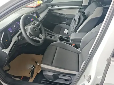 Volkswagen Golf 2024, 3700 км, за 14645.57 USD - фото 15
