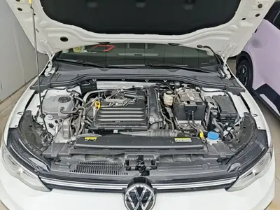 Volkswagen Golf 2024, 3700 км, за 14645.57 USD - фото 20