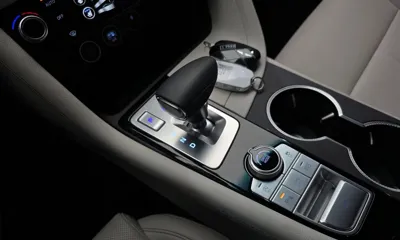 Genesis G70 2025, 10009 км, за 25027.62 USD - фото 9