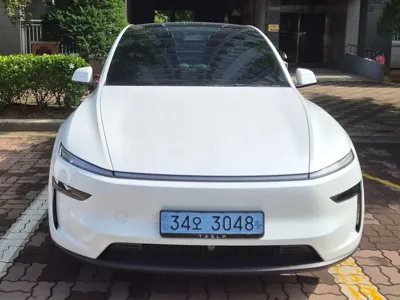 Tesla Model Y · 2026 год