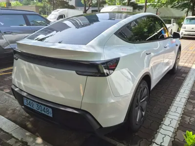 Tesla Model Y 2026, 928 км, за 23434.42 USD