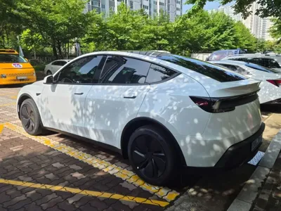 Tesla Model Y 2026, 928 км, за 23434.42 USD