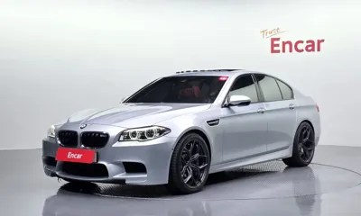 BMW M5 · 2016 год