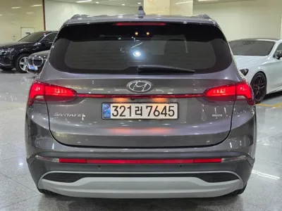 Hyundai Santafe 2021, 34213 км, за 15302.46 USD