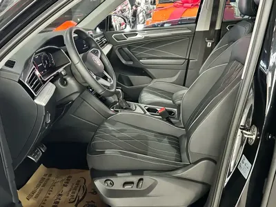 Volkswagen Tiguan L 2025, 17000 км, за 20038.53 USD