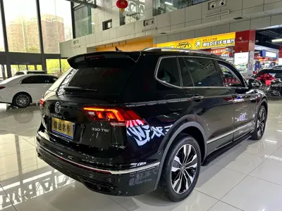 Volkswagen Tiguan L 2025, 17000 км, за 20038.53 USD - фото 12