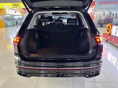 Volkswagen Tiguan L 2025, 17000 км, за 20038.53 USD - фото 13