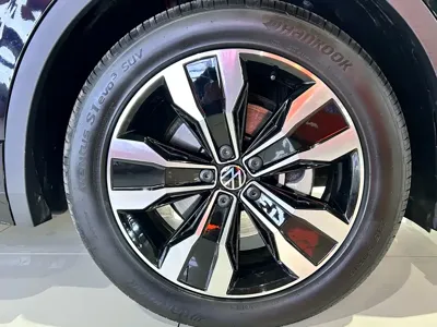 Volkswagen Tiguan L 2025, 17000 км, за 20038.53 USD - фото 21